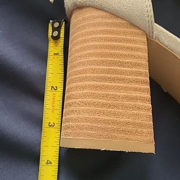 STEVE MADDEN Grey Beige 🍁 Microsuede 3.5" Block Heel Sandals 11 - Picture 12 of 12